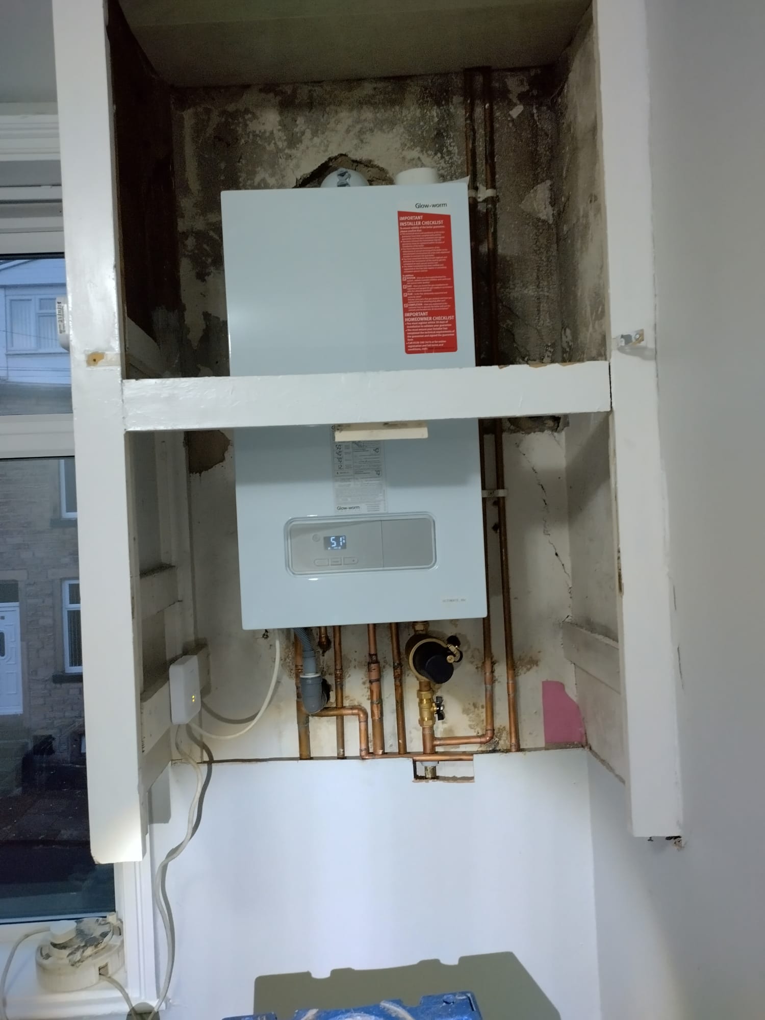 Glow-worm boiler installation Bradford — Gas Safe certified