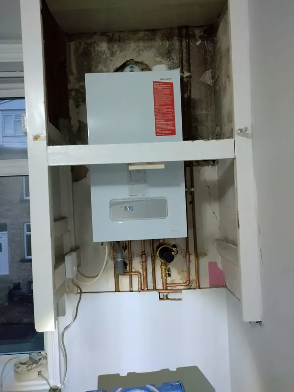 Glow-worm boiler installation Bradford — Gas Safe certified